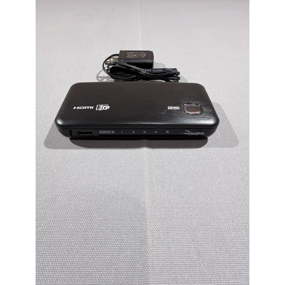 Rocketfish RF-G1185  Black 4-Port HDMI Selector Switch w/ Power *4 in 1 Out*